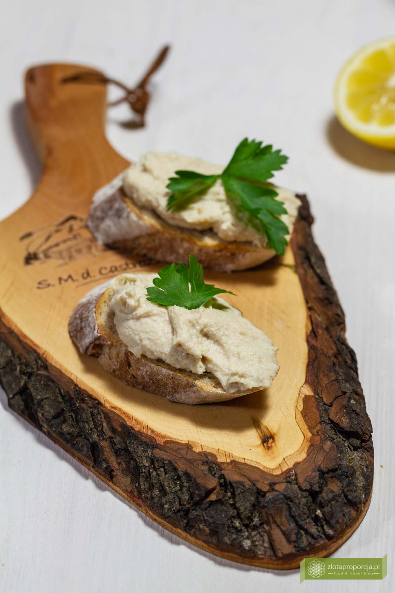 Pasta z pstrąga wędzonego; mus z pstrąga; pasta z pstrąga i mascarpone; pasta do chleba z pstrąga;