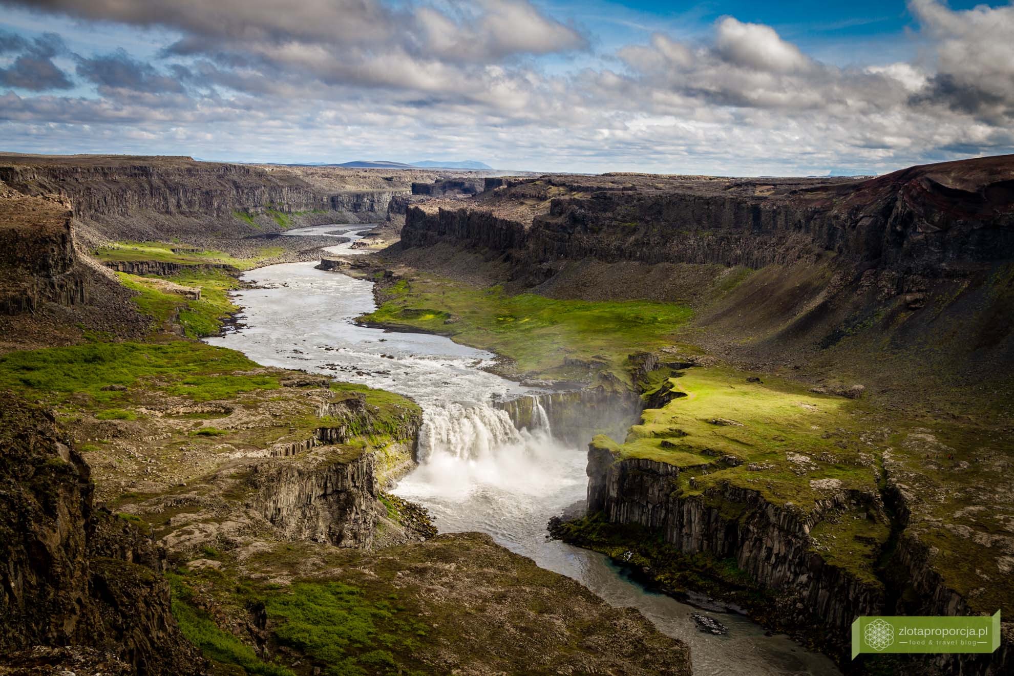 wodospad Dettifoss,Islandia, Islandia atrakcje, wodospady na Islandii, Islandia ciekawe miejsca; Wodospad Hafragilfoss;