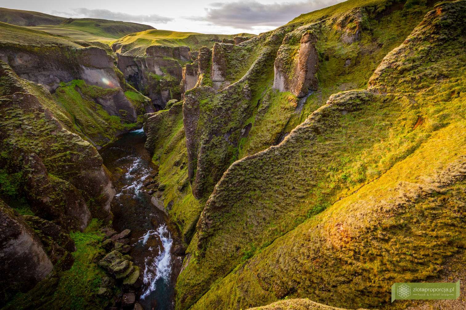 kanion Fjaðrárgljúfur, Południowo-wschodnia Islandia, Islandia, Islandia atrakcje, Islandia ciekawe miejsca