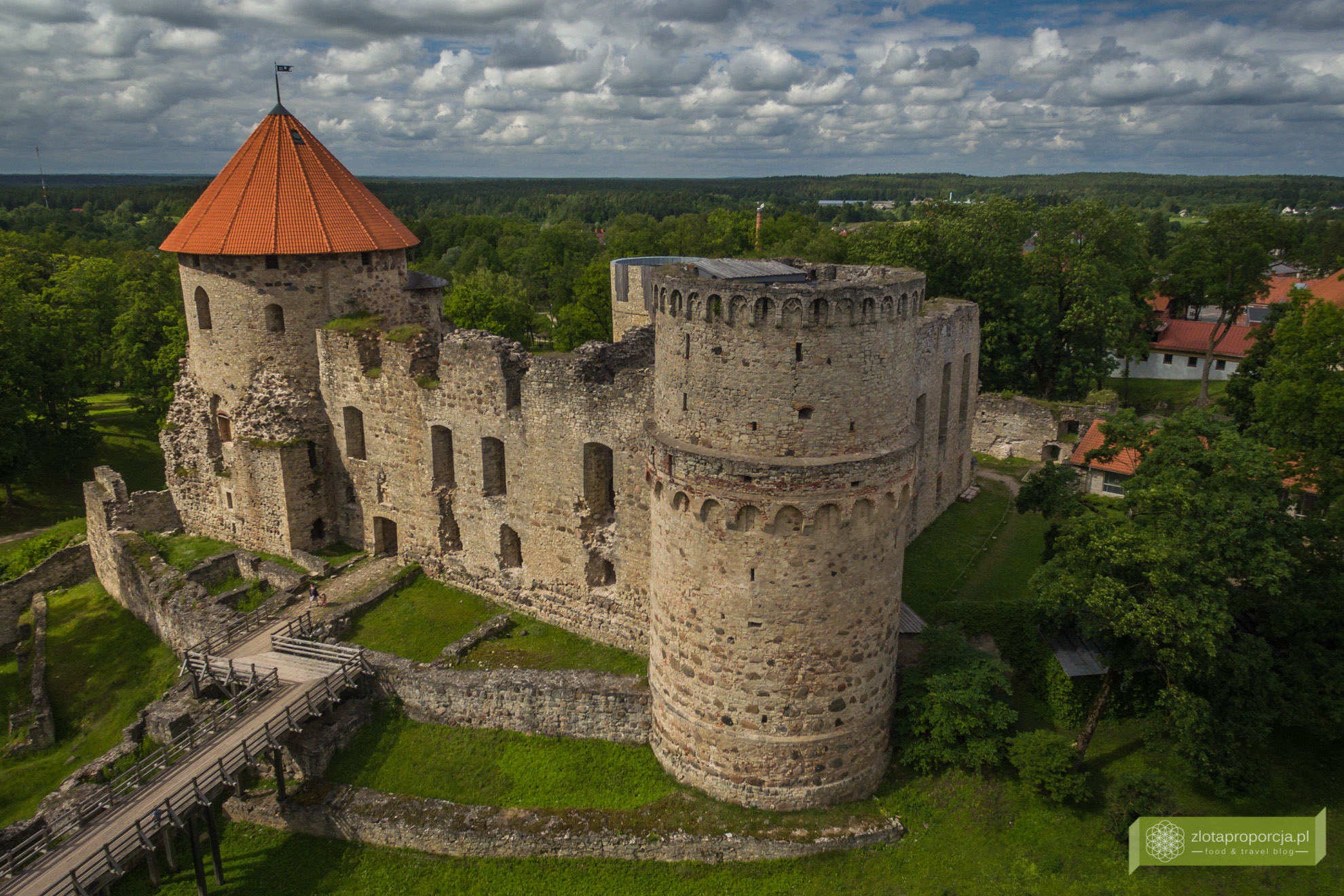 Łotwa, Park Narodowy Gauja, atrakcje Łotwy, Cesis, Kieś, zamek w Cesis