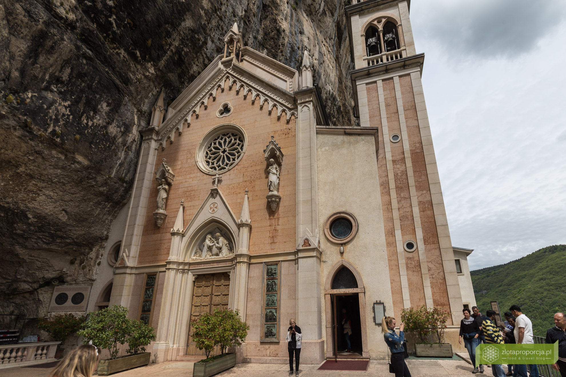 Sanktuarium Madonna della Corona, Spiazzi, okolice Werony, okolice Jeziora Garda, Wenecja Euganejska, atrakcje Włoch
