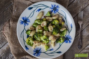 gnocchi z brokułami i anchois,przepis na gnocchi z brokułami; gnocchi z anchois; kuchnia włoska;
