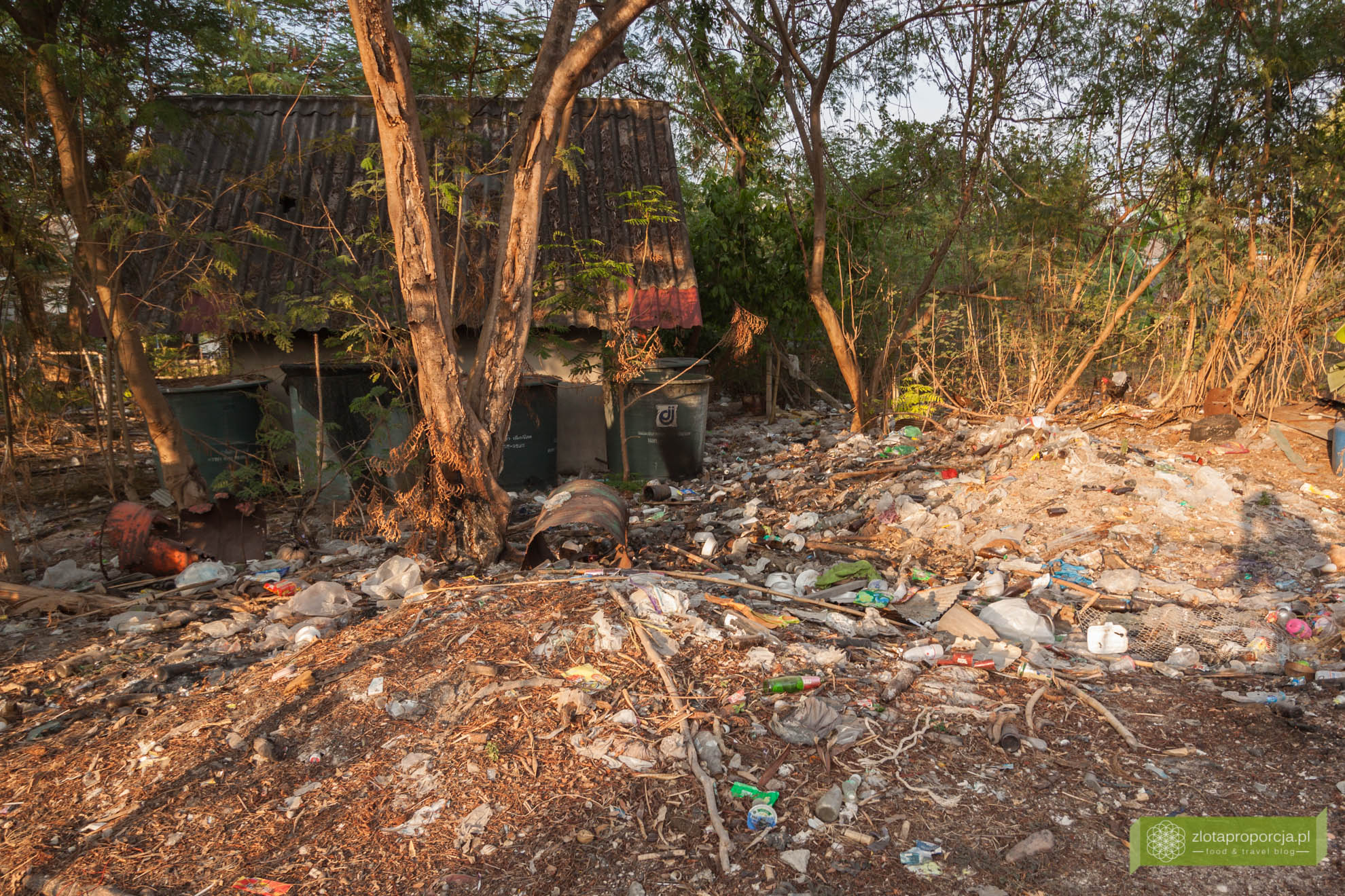 Ko Lipe, Tajlandia, tajskie wyspy, atrakcje Tajlandii; Ko Lipe śmieci