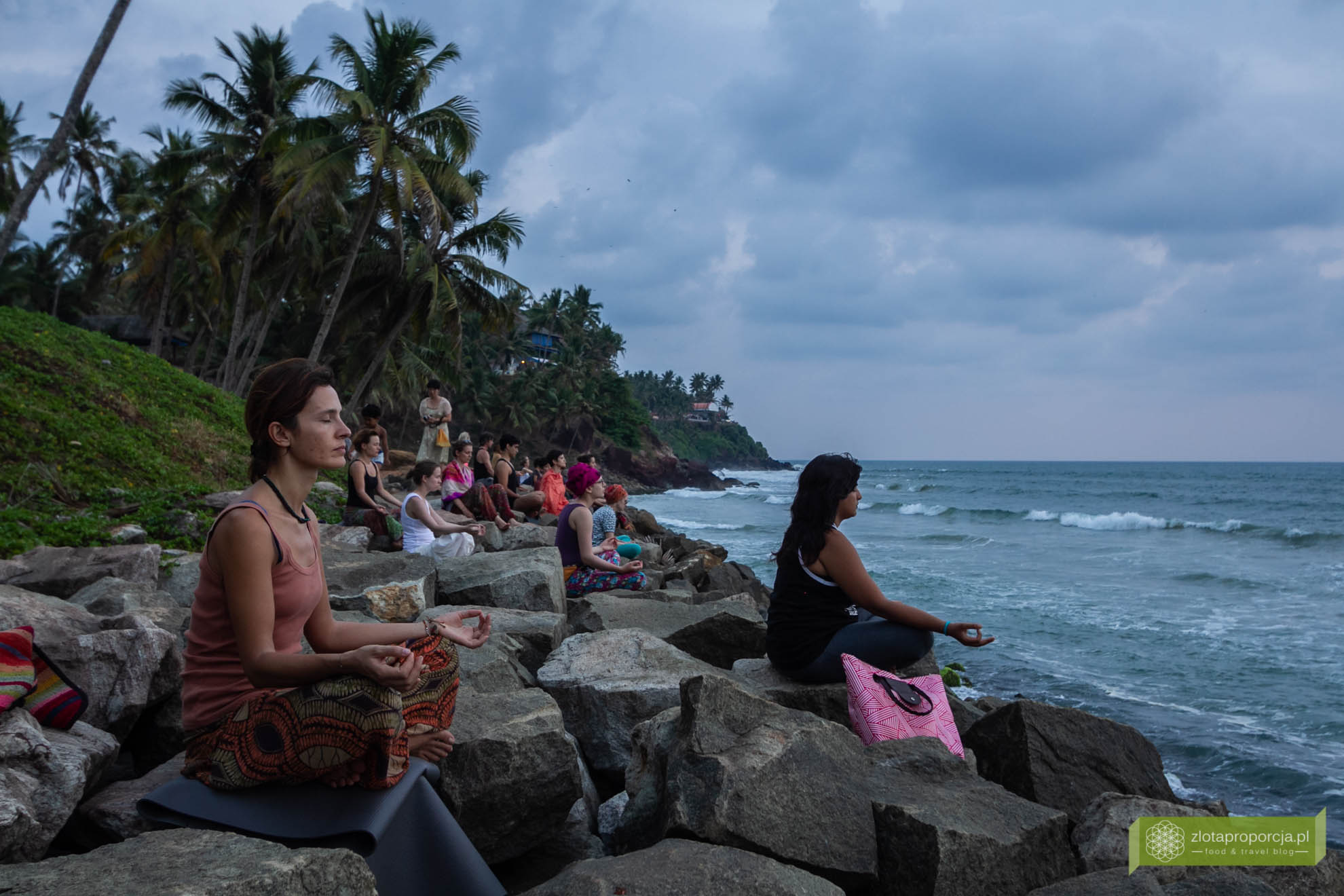 Varkala, Indie, Kerala, ciekawe miejsca Indie, atrakcje Kerali, Południowe Indie; czerwone klify, plaża Varkala;