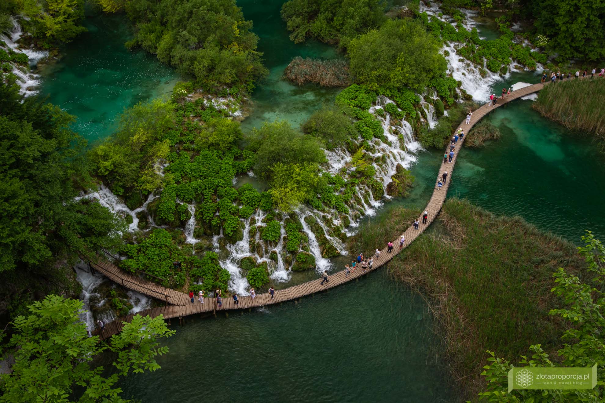 wodospady Chorwacja, jeziora plitwickie, Chorwacja, jeziora plitwickie kapiel, jeziora plitwickie plitiwckie zwiedzanie; Park Narodowy Jezior Plitwickich; 