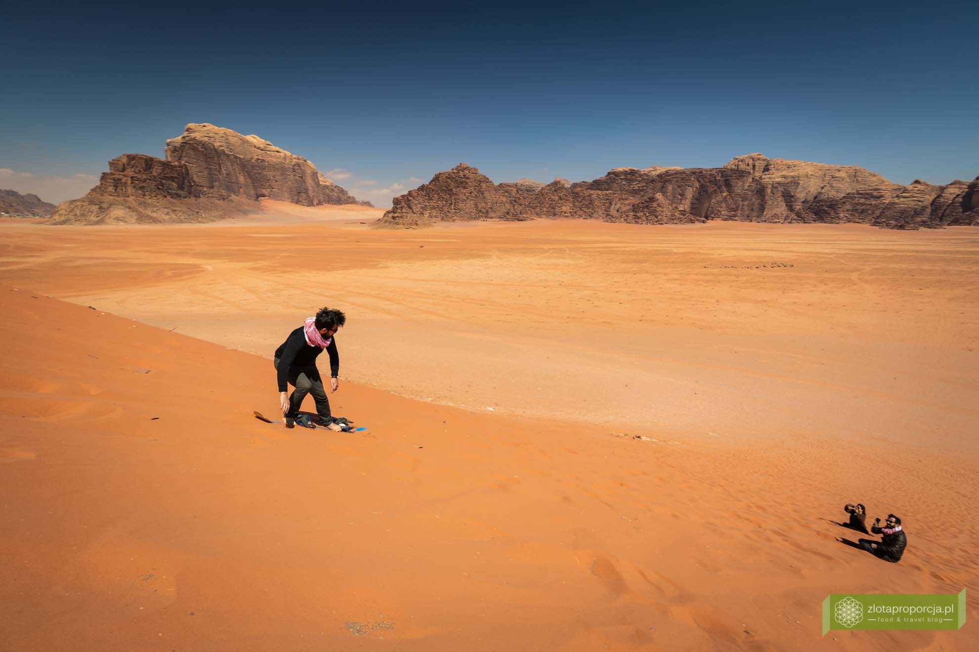 Wadi Rum, pustynia Wadi Rum, Jordania, pustynia Jordania; Wadi rum wycieczka, Wadi Rum zwiedzanie, Jordania atrakcje; Czerwona wydma Al Ramal; czerwona wydma Wadi Rum; 