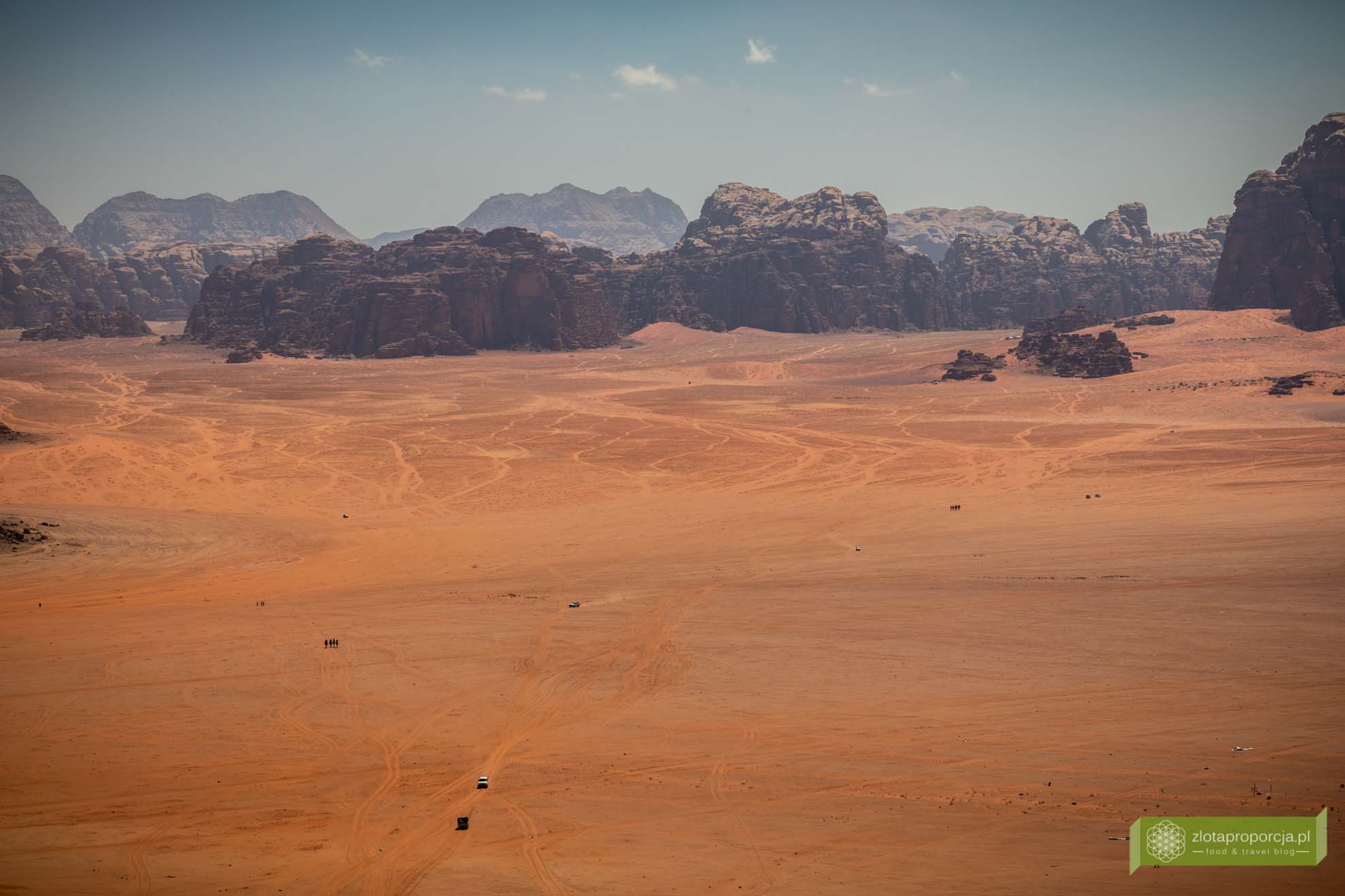 Wadi Rum, pustynia Wadi Rum, Jordania, pustynia Jordania; Wadi rum wycieczka, Wadi Rum zwiedzanie, Jordania atrakcje; Wadi Rum Źródło Lawrence'a; Ain Abu Aineh;