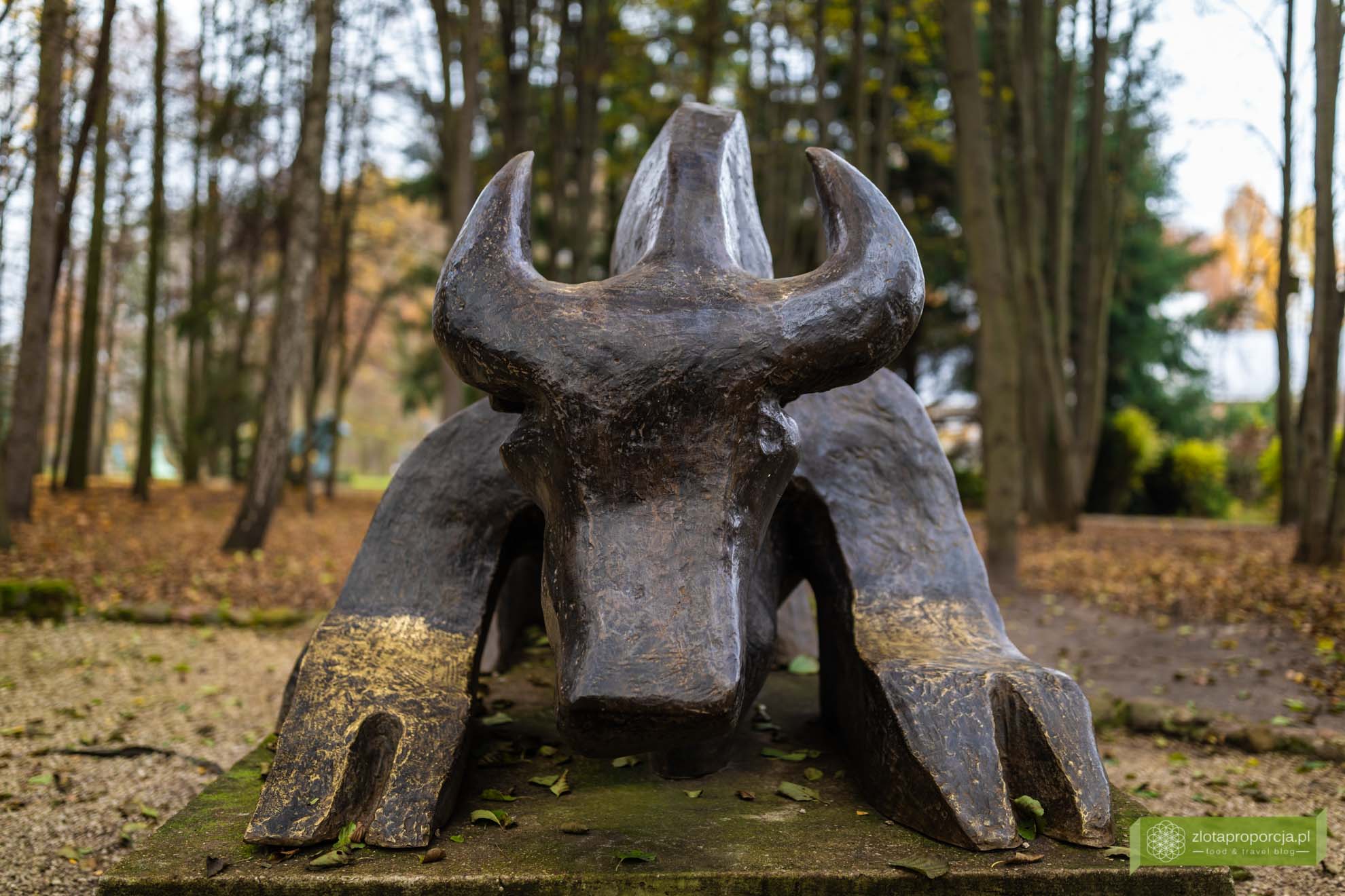 Ogród Rzeźb Juana Soriano; ogród Soriano; okolice Warszawy; Juan Soriano; rzeźby Juana Soriano; Mazowsze; Owczarnia; Owczarnia Ogród Soriano; Kazimierówka Owczarnia; okolice Milanówka;