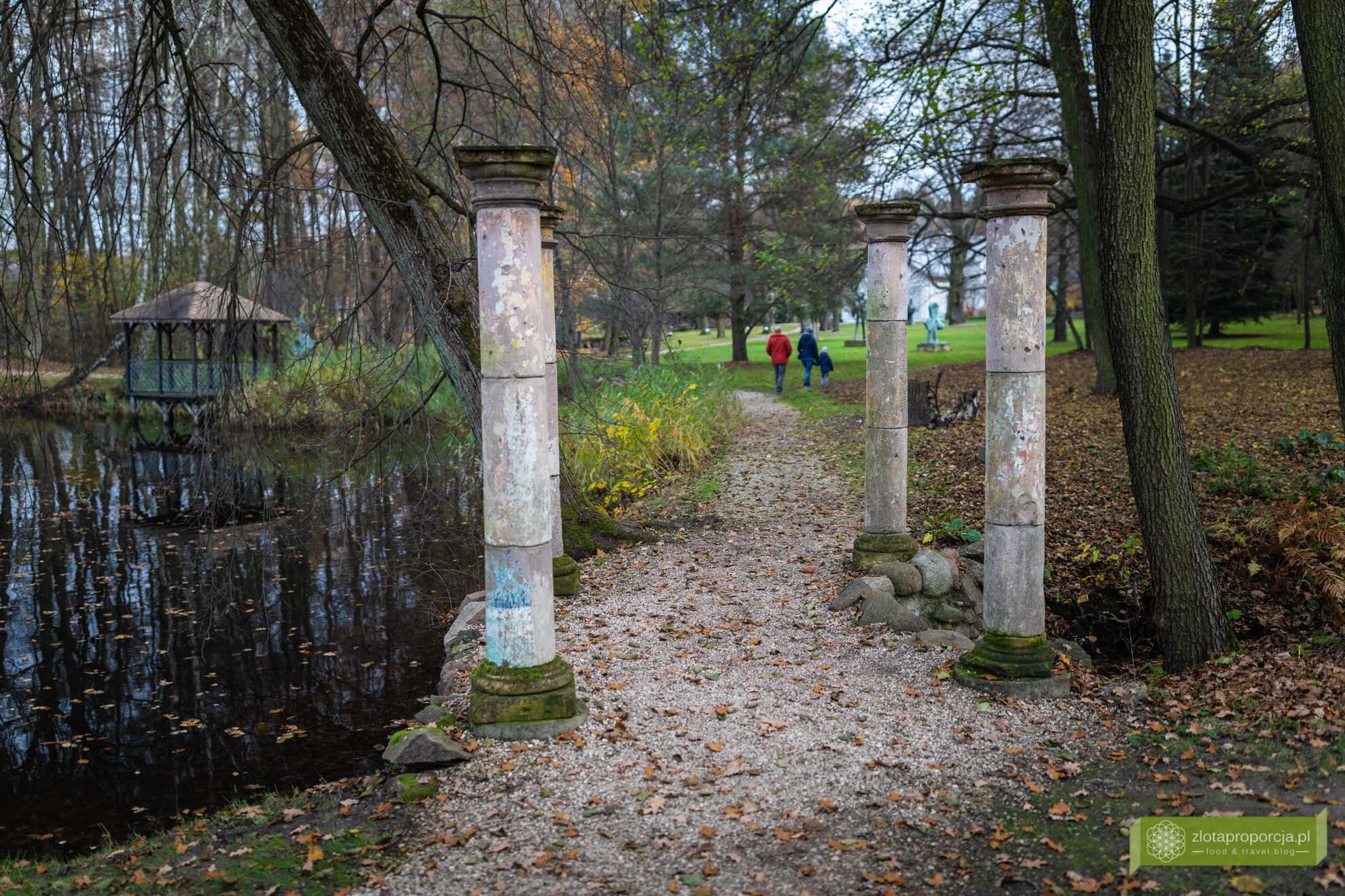 Ogród Rzeźb Juana Soriano; ogród Soriano; okolice Warszawy; Juan Soriano; rzeźby Juana Soriano; Mazowsze; Owczarnia; Owczarnia Ogród Soriano; Kazimierówka Owczarnia; okolice Milanówka;