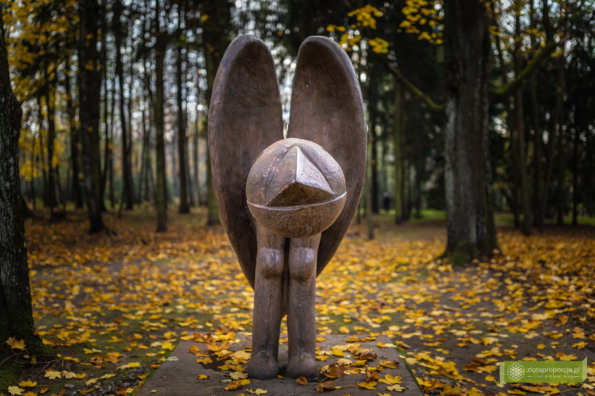 Ogród Rzeźb Juana Soriano; ogród Soriano; okolice Warszawy; Juan Soriano; rzeźby Juana Soriano; Mazowsze; Owczarnia; Owczarnia Ogród Soriano; Kazimierówka Owczarnia; okolice Milanówka;