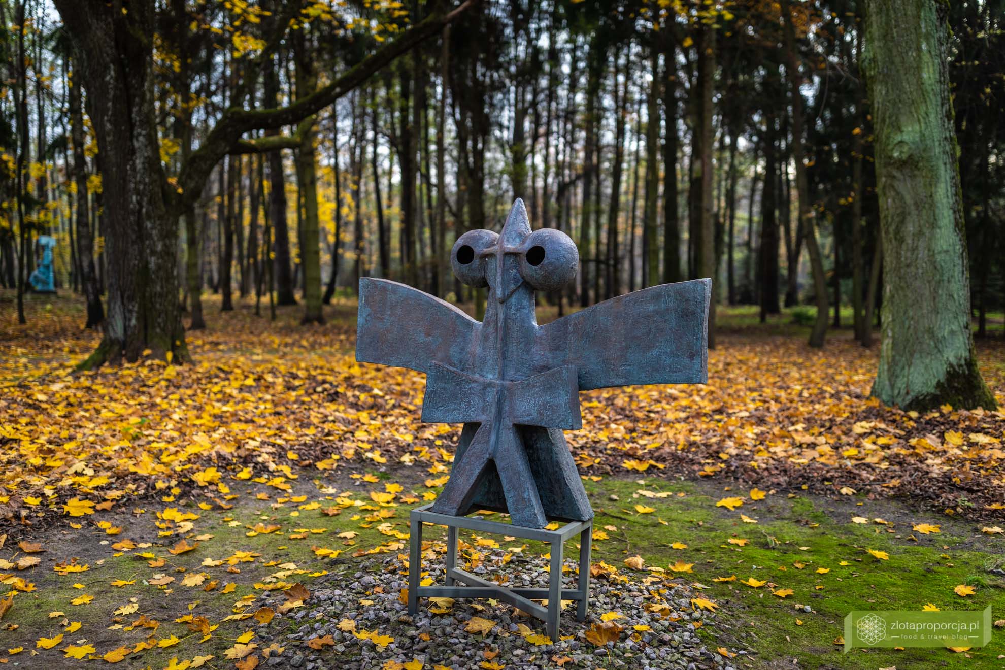 Ogród Rzeźb Juana Soriano; ogród Soriano; okolice Warszawy; Juan Soriano; rzeźby Juana Soriano; Mazowsze; Owczarnia; Owczarnia Ogród Soriano; Kazimierówka Owczarnia; okolice Milanówka;