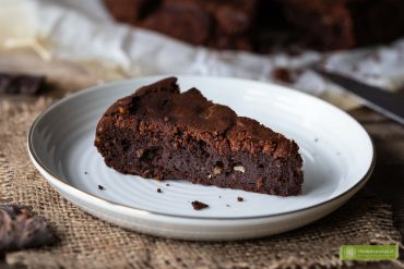 ciasto czekoladowe; wilgotne ciasto czekoladowe; ciasto czekoladowe bez mąki; brownie; brownie bez mąki;