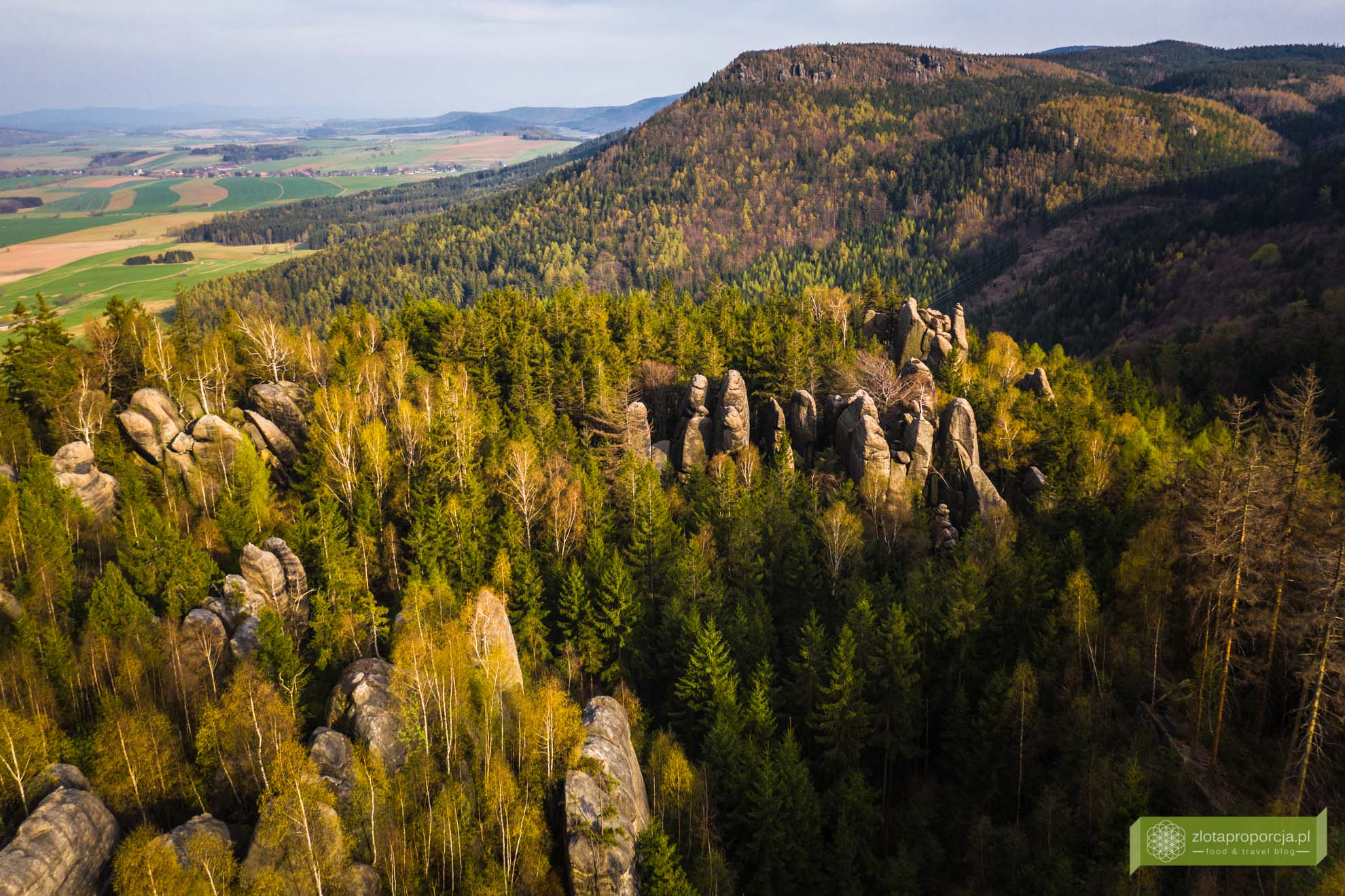 Broumovsko; Broumovsko Steny; Koruna; Broumovskie Ściany; Broumowskie skały; Kamienna Brama Czechy; Broumovsko atrakcje; Koruna szczyt;