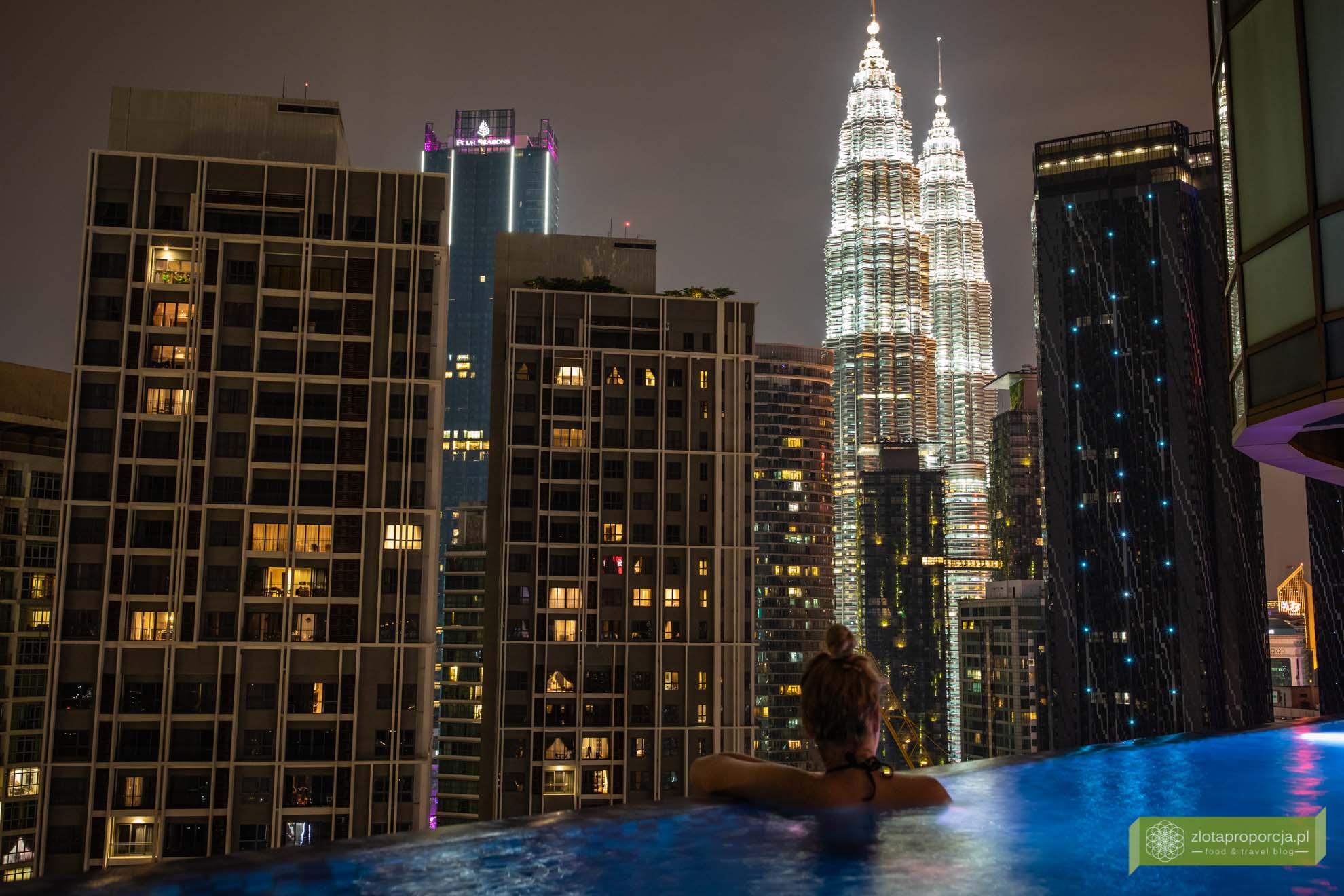 Kuala Lumpur; Malezja; atrakcje Kuala Lumpur; co zobaczyć w Kuala Lumpur; zwiedzanie Kuala Lumpur; Kuala Lumpur basen na dachu; Kuala Lumpur nocą