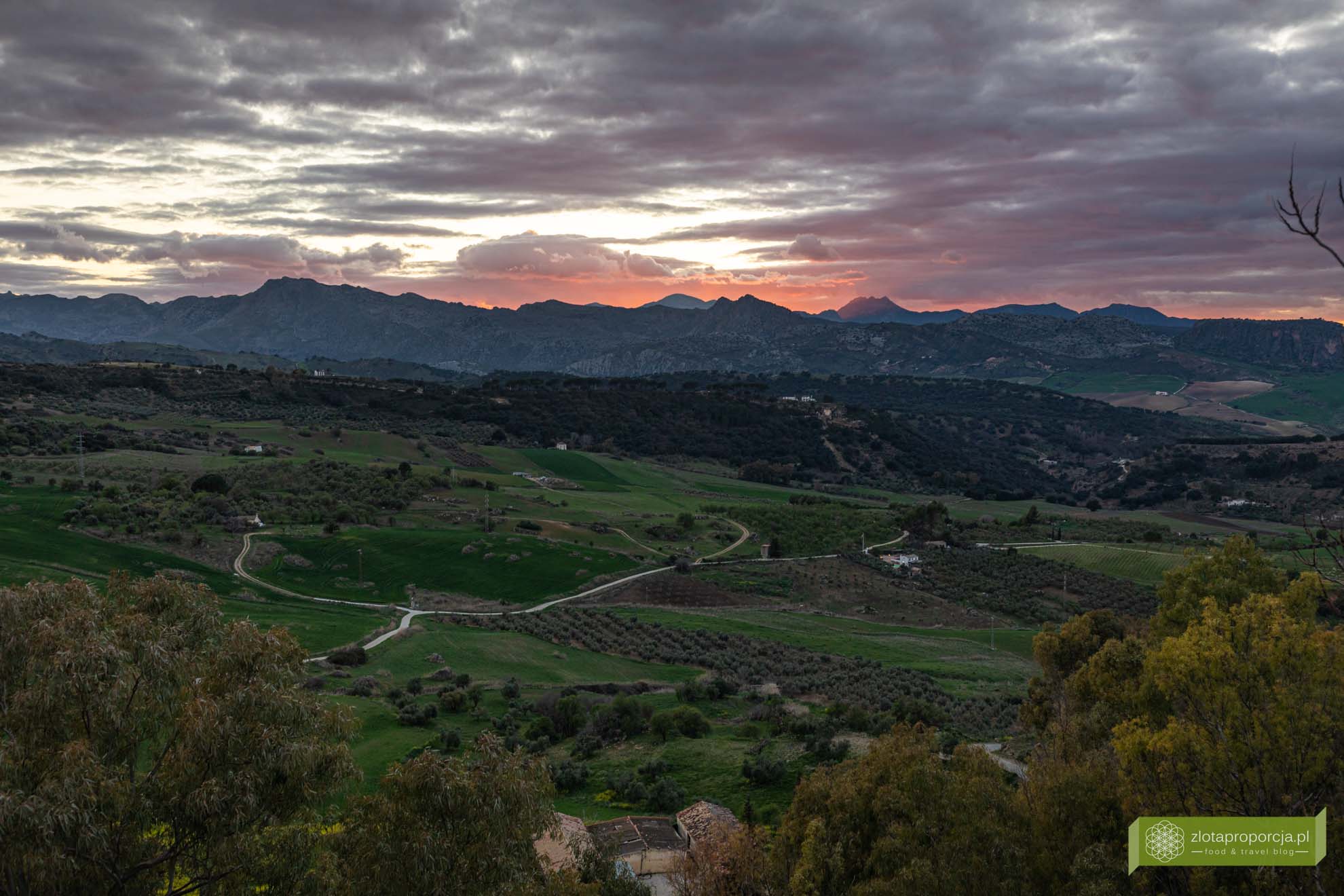 Andaluzja, Hiszpania; atrakcje Andaluzji; co zobaczyć w Andaluzji; Ronda; Ronda Andaluzja; Ronda atrakcje; Ronda co zobaczyć; Ronda most; Nowy Ronda zwiedzanie; Most Ronda;