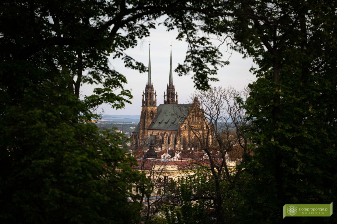 Brno; atrakcje Brna; Czechy; Morawy Południowe; co zobaczyć w Brnie; Brno katedra; Brno Petrov; Brno katedra św. Piotra i Pawła; Park Spilberk;