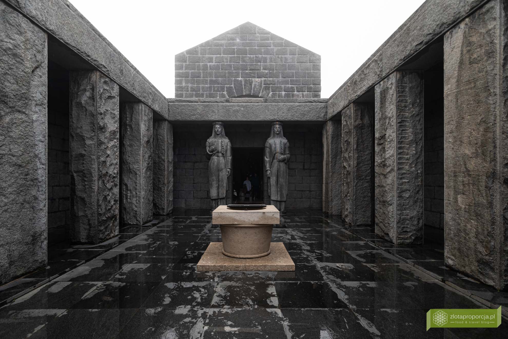 Czarnogóra; atrakcje Czarnogóry; Lovcen; Góry Lovcen; Mauzoleum Piotra II Petrowicia-Niegosza; Lovcen punkt widokowy; lovcen mauzoleum; Park Narodowy Lovćen;