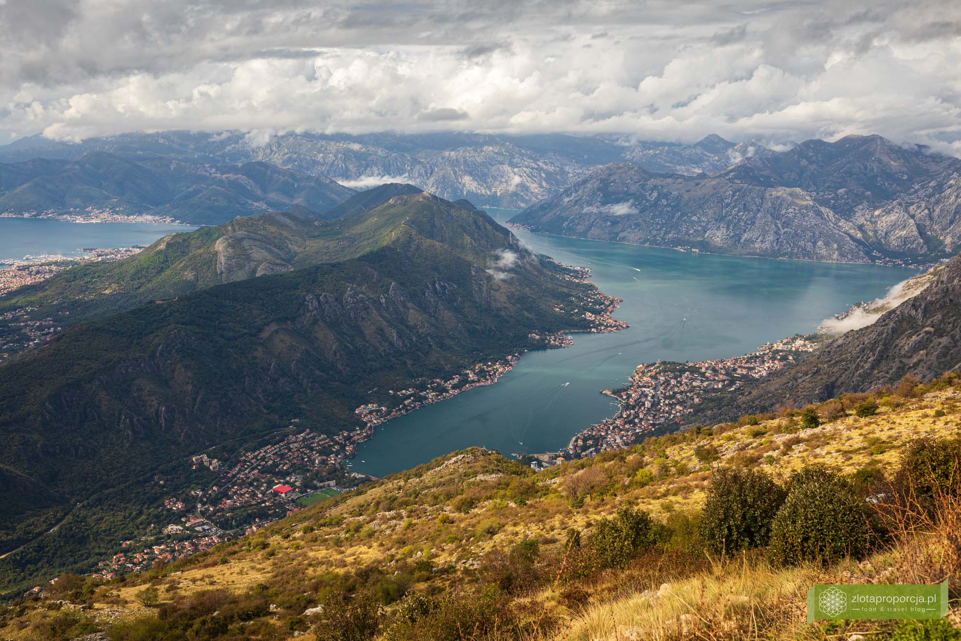 Czarnogóra; atrakcje Czarnogóry; Lovcen; Góry Lovcen; kotorskie serpentyny; droga panoramiczna P1; droga panoramiczna Kotor; droga panoramiczna P1 Czarnogóra; okolice Kotoru, Boka Kotorska; Kotor;