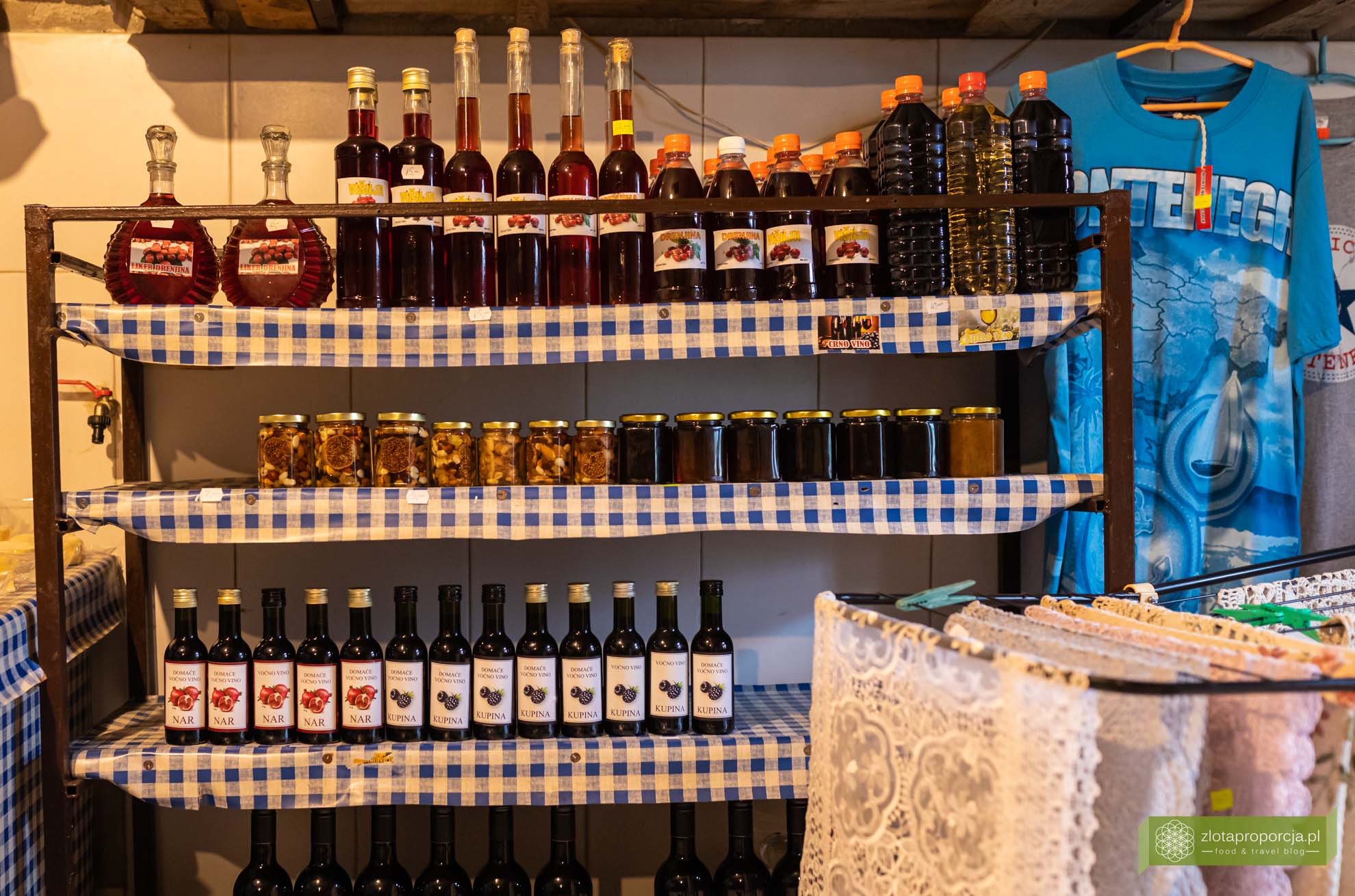 Czarnogóra; atrakcje Czarnogóry; Lovcen; Góry Lovcen; Njeguši; njeguški pršut;