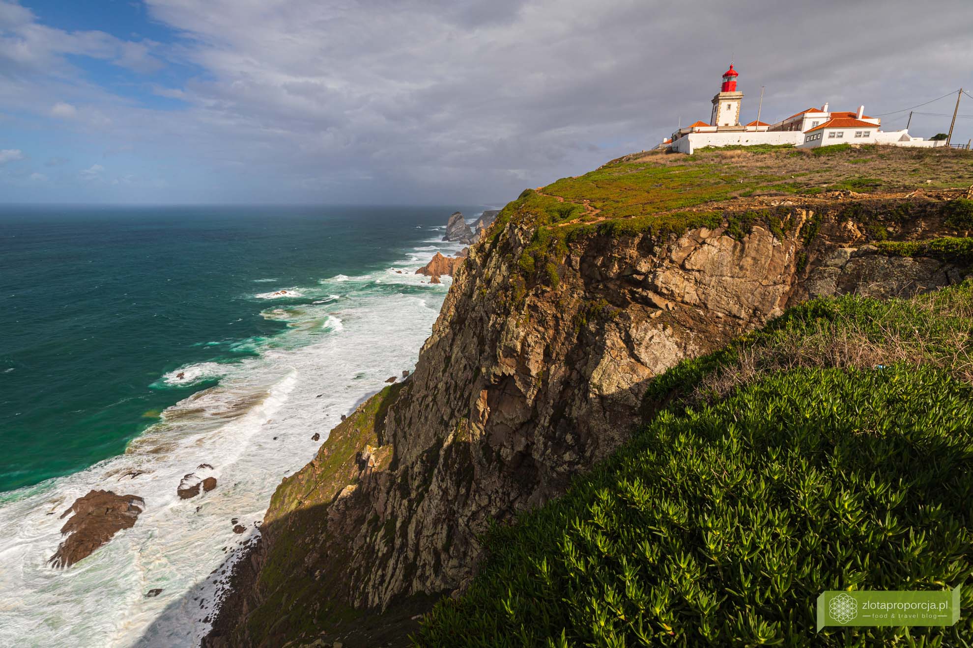Portugalia; Cabo da Roca, okolice Lizbony; Cabo da Roca latarnia;