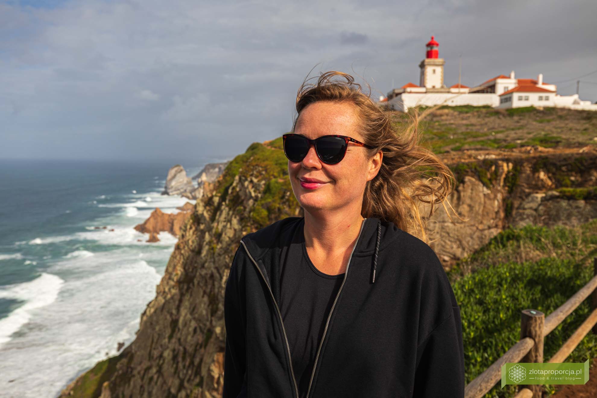 Portugalia; Cabo da Roca, okolice Lizbony; Cabo da Roca latarnia;