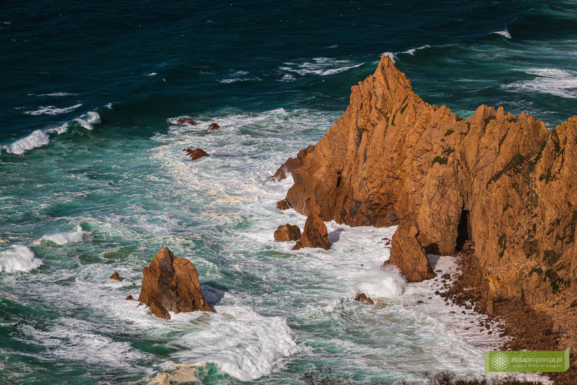Portugalia; Cabo da Roca, okolice Lizbony; PR7 Cabo da Roca; Praia da Ursa;